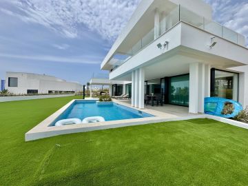 https://cdn.resales-online.com/public/vgq4hvrj6c/properties/3920e3c24b5b11f0ad0102e0405b089b/w1200/45-01c04843d290a76d467d9ac6fc2ef7a6.jpg?v=1750155890