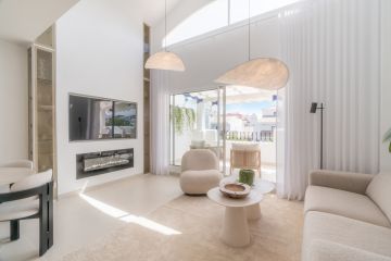 https://cdn.resales-online.com/public/xxgluerdu7/properties/423e84c74b3511f0ad0102e0405b089b/w1200/10-bb915d1cb19341576dcdc994b81ab9c5.jpg?v=1750138856
