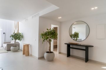 https://cdn.resales-online.com/public/xxgluerdu7/properties/423e84c74b3511f0ad0102e0405b089b/w1200/14-d70dc3102c00d7be0e872dfe1c1f86d7.jpg?v=1750138856