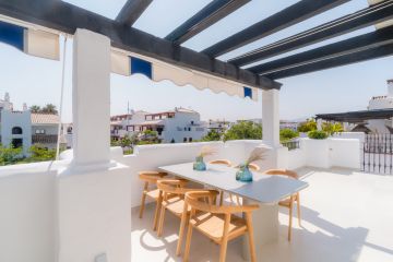 https://cdn.resales-online.com/public/xxgluerdu7/properties/423e84c74b3511f0ad0102e0405b089b/w1200/20-d1f7658cbe4ba6cd8666fec30fba80ad.jpg?v=1750138856