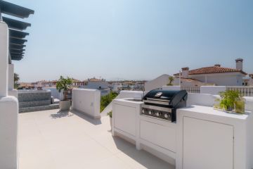 https://cdn.resales-online.com/public/xxgluerdu7/properties/423e84c74b3511f0ad0102e0405b089b/w1200/29-7c2f312881aea9bbe9ddaeb9640e2c9a.jpg?v=1750138856