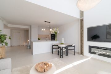 https://cdn.resales-online.com/public/xxgluerdu7/properties/423e84c74b3511f0ad0102e0405b089b/w1200/3-e898b2bb2a2fdfd06d2c39894dce8316.jpg?v=1750138856