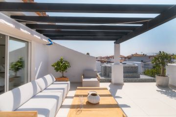 https://cdn.resales-online.com/public/xxgluerdu7/properties/423e84c74b3511f0ad0102e0405b089b/w1200/33-f37a7fab00fce6ff6b895520b67d6d6d.jpg?v=1750138856