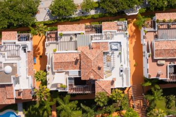 https://cdn.resales-online.com/public/xxgluerdu7/properties/423e84c74b3511f0ad0102e0405b089b/w1200/34-2e8657844e540eba0189d71f472ffca9.jpg?v=1750138856