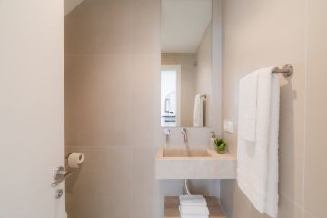 https://cdn.resales-online.com/public/xxgluerdu7/properties/423e84c74b3511f0ad0102e0405b089b/w1200/44-a9b00fef606e1a421f9431575315bbcb.jpg?v=1750138856