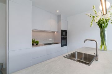https://cdn.resales-online.com/public/xxgluerdu7/properties/423e84c74b3511f0ad0102e0405b089b/w1200/7-aa4cc561180b369757c0bb4af9886cd3.jpg?v=1750138856