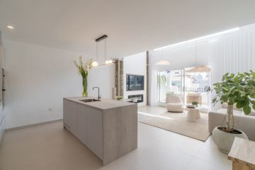 https://cdn.resales-online.com/public/xxgluerdu7/properties/423e84c74b3511f0ad0102e0405b089b/w1200/9-467d0cee5b725f3ef65f102a0c2e69c0.jpg?v=1750138856