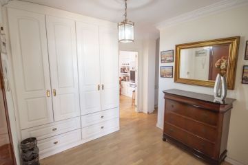 https://cdn.resales-online.com/public/lfdk02ac23/properties/6ddcb4134b8b11f0ad0102e0405b089b/w1200/20-d1f7658cbe4ba6cd8666fec30fba80ad.jpg?v=1750177316
