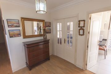 https://cdn.resales-online.com/public/lfdk02ac23/properties/6ddcb4134b8b11f0ad0102e0405b089b/w1200/4-c23c0f86247804fa50226aecd8b0b2c8.jpg?v=1750177316