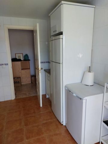 https://cdn.resales-online.com/public/98yp9nw7t6/properties/55ceaff64c3811f0ad0102e0405b089b/w1200/10-bb915d1cb19341576dcdc994b81ab9c5.jpg?v=1750251562