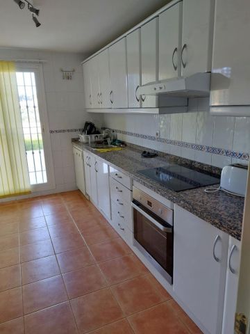 https://cdn.resales-online.com/public/98yp9nw7t6/properties/55ceaff64c3811f0ad0102e0405b089b/w1200/9-467d0cee5b725f3ef65f102a0c2e69c0.jpg?v=1750251562