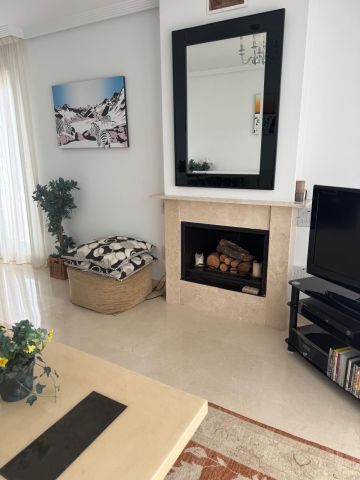 https://cdn.resales-online.com/public/sb5m6pabs6/properties/b908404c451a11f0ad0102e0405b089b/w1200/11-20939a0134ad724a8cb2a801094d15a4.jpg?v=1749632864