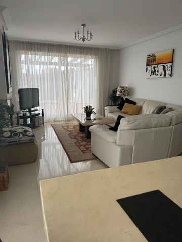 https://cdn.resales-online.com/public/sb5m6pabs6/properties/b908404c451a11f0ad0102e0405b089b/w1200/12-53013098fcab6c38b1379cd33298e050.jpg?v=1749632864