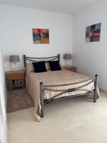 https://cdn.resales-online.com/public/sb5m6pabs6/properties/b908404c451a11f0ad0102e0405b089b/w1200/15-11d12f2f454f2f5e9b981fdd8b901d51.jpg?v=1749632864