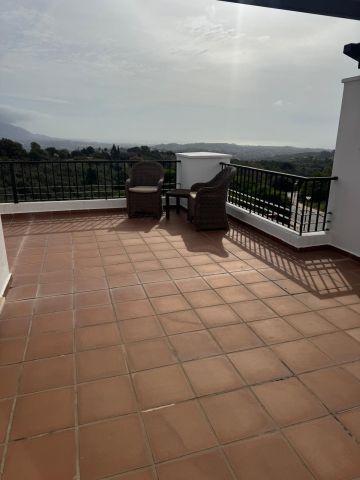 https://cdn.resales-online.com/public/sb5m6pabs6/properties/b908404c451a11f0ad0102e0405b089b/w1200/21-2c707e7c511429b4f8ec4ee5f221ddb6.jpg?v=1749632864