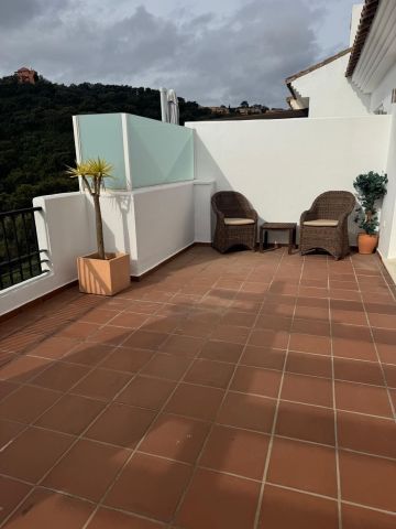 https://cdn.resales-online.com/public/sb5m6pabs6/properties/b908404c451a11f0ad0102e0405b089b/w1200/24-613bbc26f32d7013d348ef202dd30a43.jpg?v=1749632864