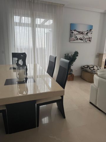 https://cdn.resales-online.com/public/sb5m6pabs6/properties/b908404c451a11f0ad0102e0405b089b/w1200/6-241328e1bcc9c0d8ce1222beb6c967a8.jpg?v=1749632864