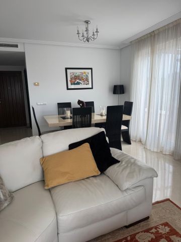 https://cdn.resales-online.com/public/sb5m6pabs6/properties/b908404c451a11f0ad0102e0405b089b/w1200/7-aa4cc561180b369757c0bb4af9886cd3.jpg?v=1749632864