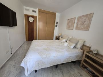 https://cdn.resales-online.com/public/04l12bgg3v/properties/0830f2f94dbe11f0ad0102e0405b089b/w1200/28-ef19a2c59920e2e087cd278a51b6dbf8.jpg?v=1750417994