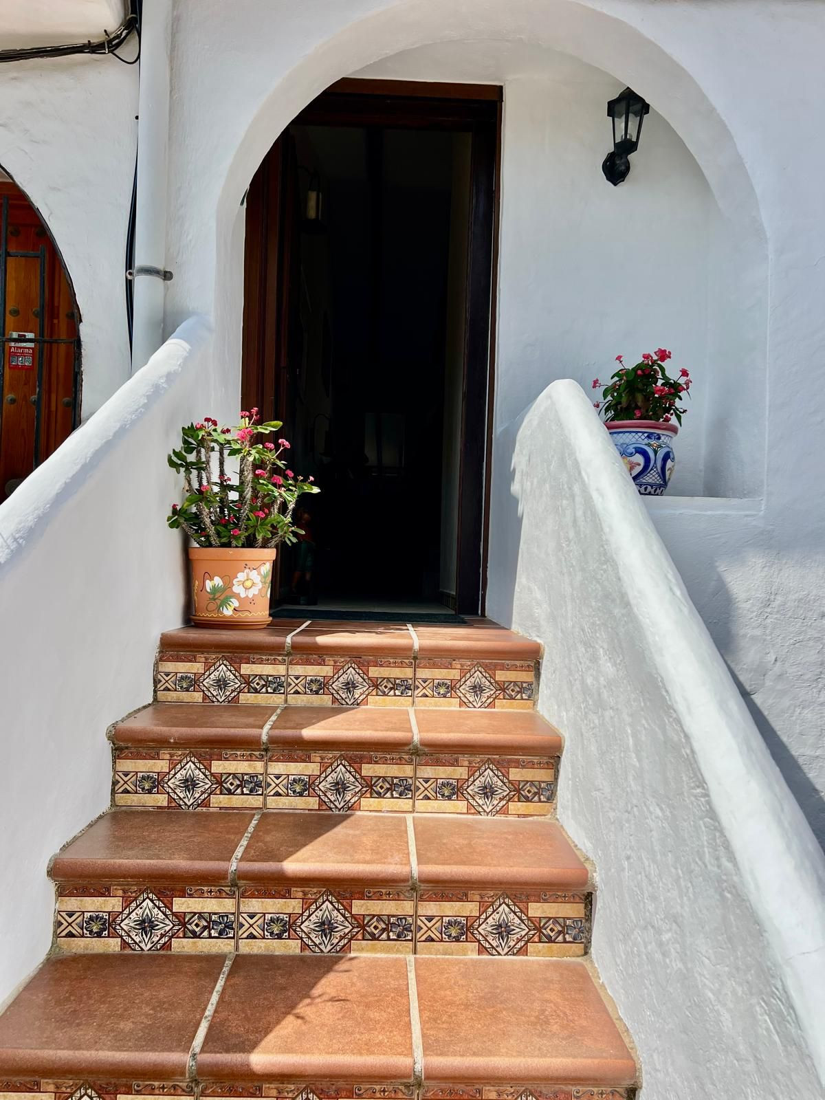 https://cdn.resales-online.com/public/ertu08aq1s/properties/58883ec94a9211f0ad0102e0405b089b/w1200/1-7980e48d732b6fc85c14b43b94d2aa54.jpg?v=1750421149