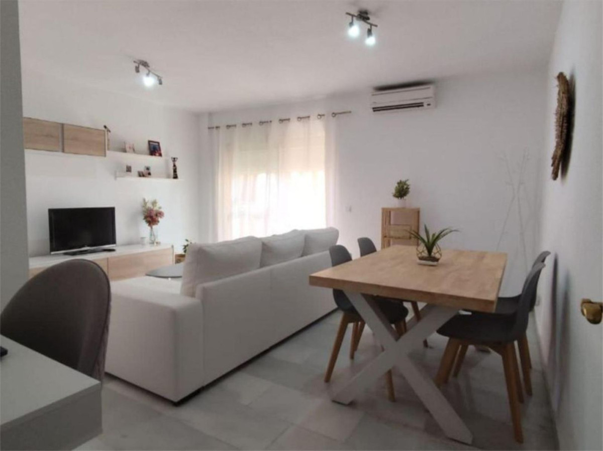 https://cdn.resales-online.com/public/7rg1k5rn6p/properties/e569ba0743bc11f0ad0102e0405b089b/w1200/1-7980e48d732b6fc85c14b43b94d2aa54.jpg?v=1750422506