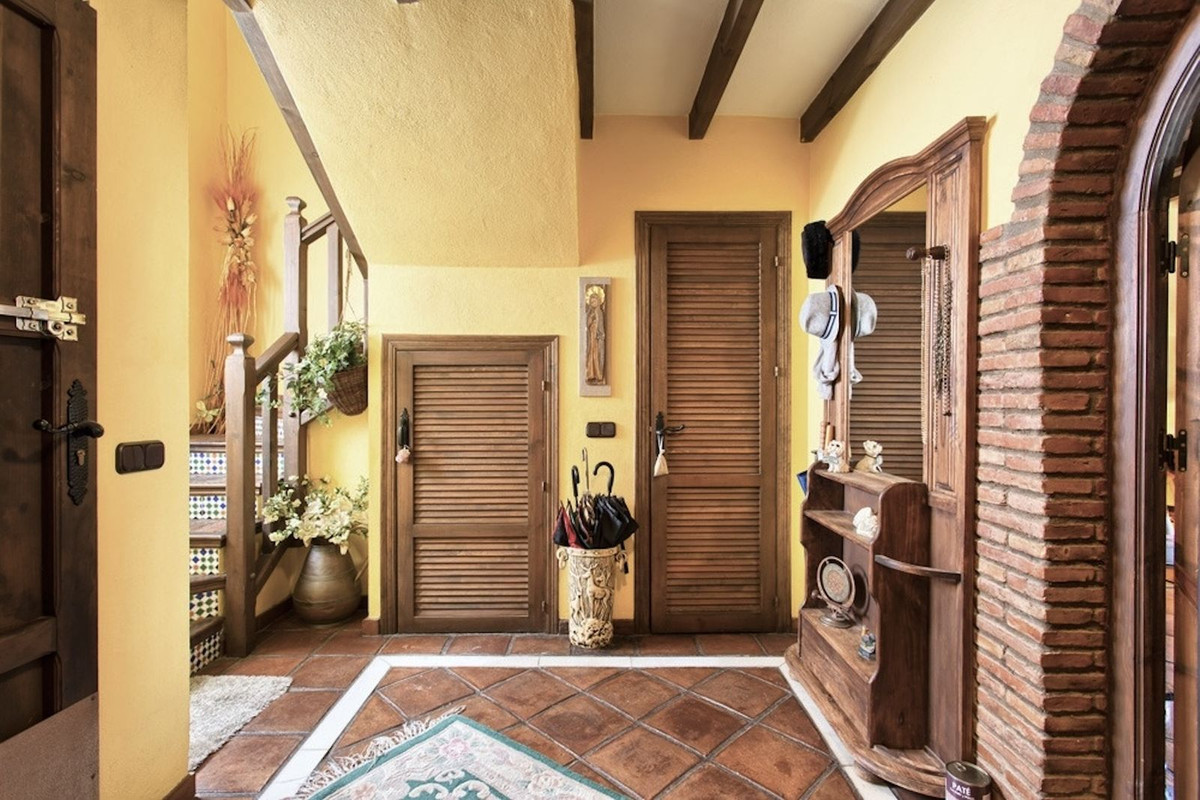 https://cdn.resales-online.com/public/336lq0k5vc/properties/e637ed76502c11f0ad0102e0405b089b/w1200/1-7980e48d732b6fc85c14b43b94d2aa54.jpg?v=1750687520