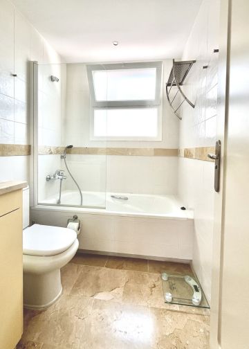 https://cdn.resales-online.com/public/b5pwwvyejo/properties/31c834e94dae11f0ad0102e0405b089b/w1200/22-bcf8e6250e0bab365f900a8ac31ac040.jpg?v=1750411166