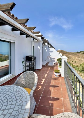 https://cdn.resales-online.com/public/b5pwwvyejo/properties/31c834e94dae11f0ad0102e0405b089b/w1200/3-e898b2bb2a2fdfd06d2c39894dce8316.jpg?v=1750411166