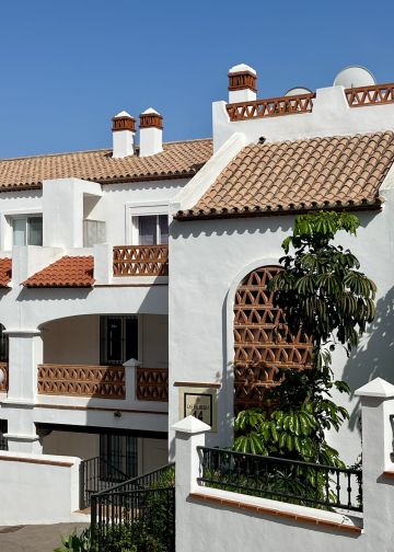 https://cdn.resales-online.com/public/b5pwwvyejo/properties/31c834e94dae11f0ad0102e0405b089b/w1200/35-53608d01401493ba18e3704836160563.jpg?v=1750411166