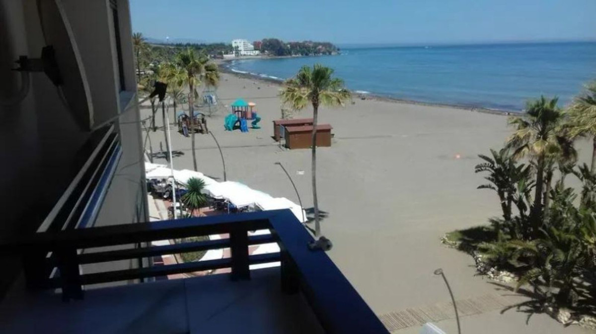 https://cdn.resales-online.com/public/7rg1k5rn6p/properties/382152ac429911f0ad0102e0405b089b/w1200/1-7980e48d732b6fc85c14b43b94d2aa54.jpg?v=1750686161