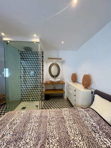 https://cdn.resales-online.com/public/iri9q5dl17/properties/d312d9a7414111f0ad0102e0405b089b/w1200/8-e64a9055bba3e77ac8aca3b893cdf826.jpg?v=1749046562