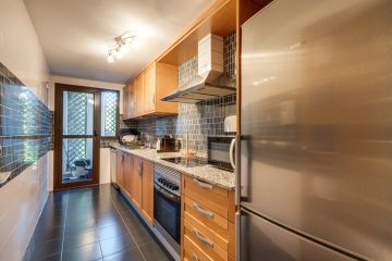 https://cdn.resales-online.com/public/xxgluerdu7/properties/f33aa3724e5911f0ad0102e0405b089b/w1200/10-bb915d1cb19341576dcdc994b81ab9c5.jpg?v=1750484468