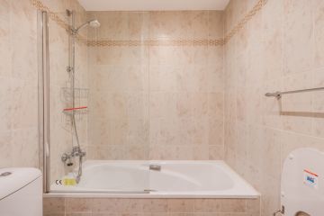 https://cdn.resales-online.com/public/xxgluerdu7/properties/f33aa3724e5911f0ad0102e0405b089b/w1200/12-53013098fcab6c38b1379cd33298e050.jpg?v=1750484468
