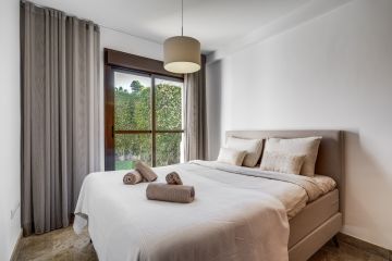 https://cdn.resales-online.com/public/xxgluerdu7/properties/f33aa3724e5911f0ad0102e0405b089b/w1200/15-11d12f2f454f2f5e9b981fdd8b901d51.jpg?v=1750484468
