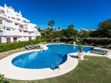https://cdn.resales-online.com/public/xxgluerdu7/properties/f33aa3724e5911f0ad0102e0405b089b/w1200/19-d0ed7da2012a09046d307c195d98e7d6.jpg?v=1750484468