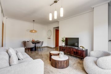 https://cdn.resales-online.com/public/xxgluerdu7/properties/f33aa3724e5911f0ad0102e0405b089b/w1200/3-e898b2bb2a2fdfd06d2c39894dce8316.jpg?v=1750484468