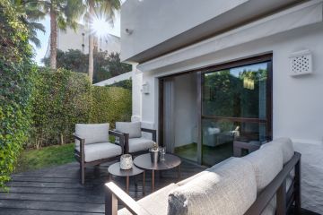 https://cdn.resales-online.com/public/xxgluerdu7/properties/f33aa3724e5911f0ad0102e0405b089b/w1200/6-241328e1bcc9c0d8ce1222beb6c967a8.jpg?v=1750484468