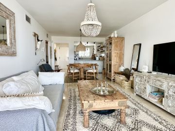 https://cdn.resales-online.com/public/b0p5lfclw8/properties/71892a1051be11f0ad0102e0405b089b/w1200/6-241328e1bcc9c0d8ce1222beb6c967a8.jpg?v=1750862543