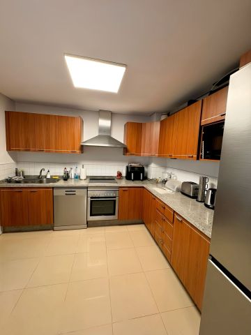 https://cdn.resales-online.com/public/qph8q6eobndgyqok/properties/12dd8d0751a011f0ad0102e0405b089b/w1200/10-bb915d1cb19341576dcdc994b81ab9c5.jpg?v=1750845783