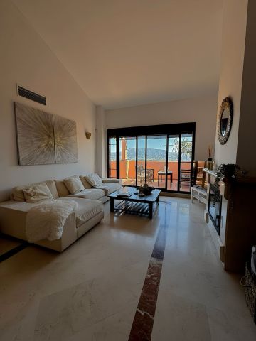 https://cdn.resales-online.com/public/qph8q6eobndgyqok/properties/12dd8d0751a011f0ad0102e0405b089b/w1200/13-5fd73dea700db77384c091ca9818b1a9.jpg?v=1750845783