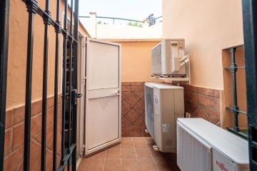 https://cdn.resales-online.com/public/uskiv5u659/properties/2ec632ad4c4c11f0ad0102e0405b089b/w1200/15-11d12f2f454f2f5e9b981fdd8b901d51.jpg?v=1750327776