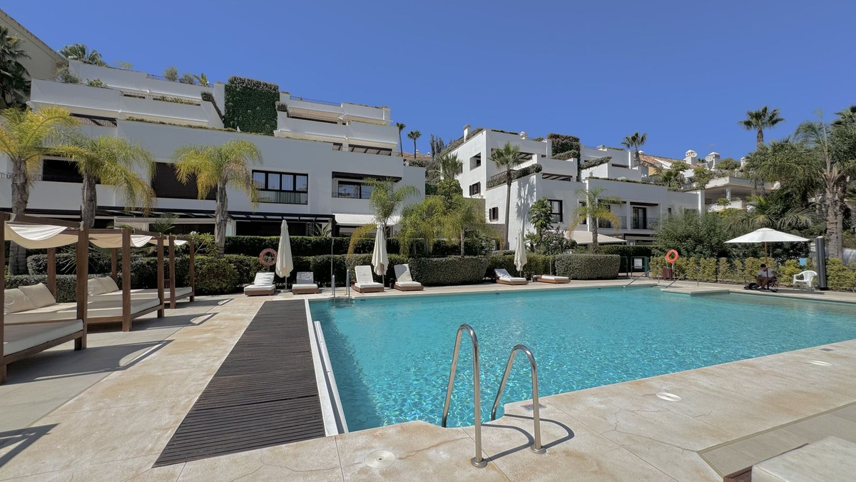 https://cdn.resales-online.com/public/jfltgt1d20/properties/2ac753ab533f11f0ad0102e0405b089b/w1200/1-7980e48d732b6fc85c14b43b94d2aa54.jpg?v=1751023276