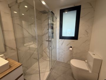 https://cdn.resales-online.com/public/6xjqqps9di/properties/01d43f8c527e11f0ad0102e0405b089b/w1200/19-d0ed7da2012a09046d307c195d98e7d6.jpg?v=1751043921
