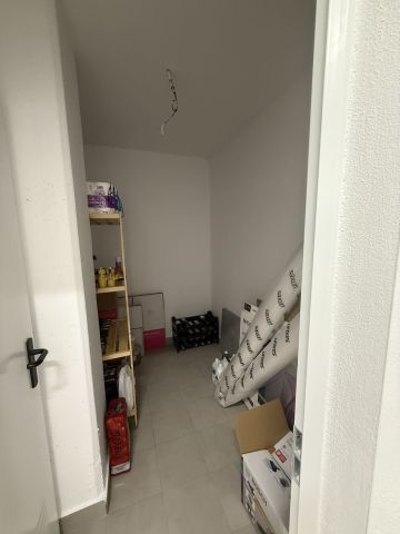 https://cdn.resales-online.com/public/6xjqqps9di/properties/01d43f8c527e11f0ad0102e0405b089b/w1200/47-b3a03718b4ecea17fd5585e425dce0e2.jpg?v=1751043921