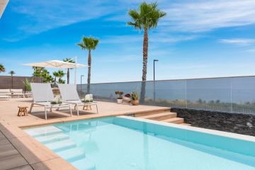 https://cdn.resales-online.com/public/d6ryyx1glq/properties/2bbf0324551411f0ac7202a3ded47a2d/w1200/1-7980e48d732b6fc85c14b43b94d2aa54.jpg?v=1751225564