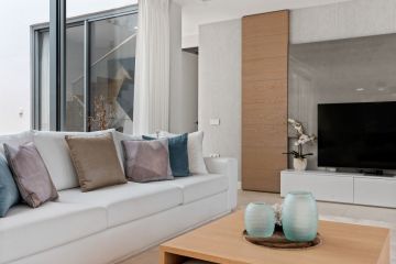 https://cdn.resales-online.com/public/d6ryyx1glq/properties/2bbf0324551411f0ac7202a3ded47a2d/w1200/33-f37a7fab00fce6ff6b895520b67d6d6d.jpg?v=1751225564