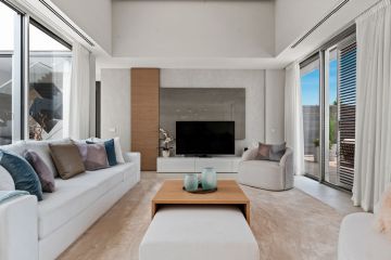 https://cdn.resales-online.com/public/d6ryyx1glq/properties/2bbf0324551411f0ac7202a3ded47a2d/w1200/41-0bdc8f07789df4609410591d8ac779d9.jpg?v=1751225564