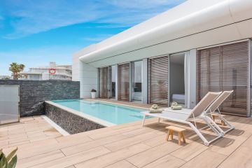 https://cdn.resales-online.com/public/d6ryyx1glq/properties/2bbf0324551411f0ac7202a3ded47a2d/w1200/53-3072a33e2bffe507cb146ce711615059.jpg?v=1751225564