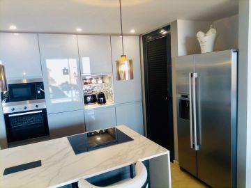 https://cdn.resales-online.com/public/86l1hlirt4ijpwtd/properties/271c0196533111f0ad0102e0405b089b/w1200/13-5fd73dea700db77384c091ca9818b1a9.jpg?v=1751400508