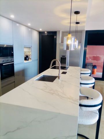 https://cdn.resales-online.com/public/86l1hlirt4ijpwtd/properties/271c0196533111f0ad0102e0405b089b/w1200/14-d70dc3102c00d7be0e872dfe1c1f86d7.jpg?v=1751400508